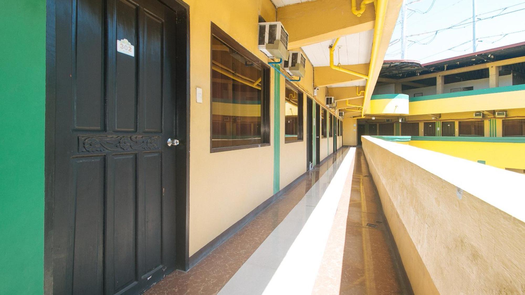 Reddoorz Near Sm City Muntinlupa San Pedro  Exterior foto